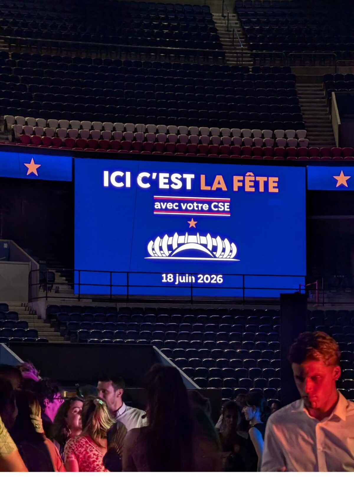 Animation de customisation lors d'une grande soirée